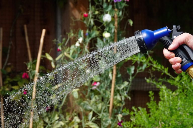 Gartenpflege während Ihrer Abwesenheit – zuverlässig & persönlich Gartenpflege und Urlaubsvertretung – automatische Bewässerung in Berlin